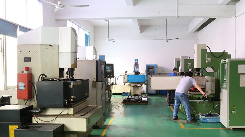 上海五金模具加工收费标准揭秘：影响因素与计算方法